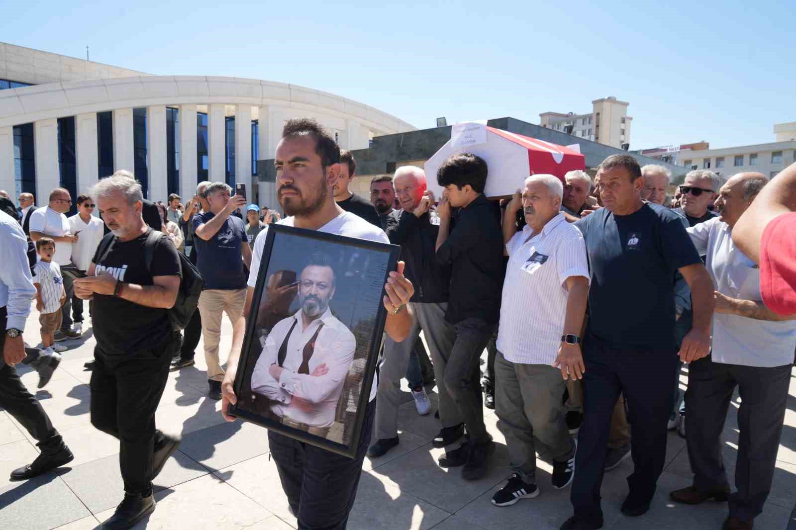 Serhat Kılıç son yolculuğuna uğurlandı