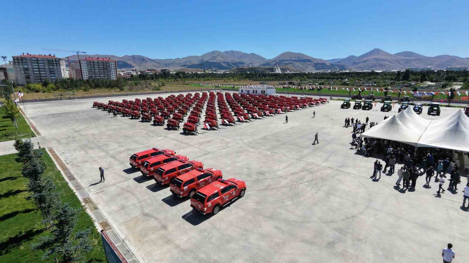 Erzurum’da kırsal mahallelere 150 yangın söndürme tankeri
