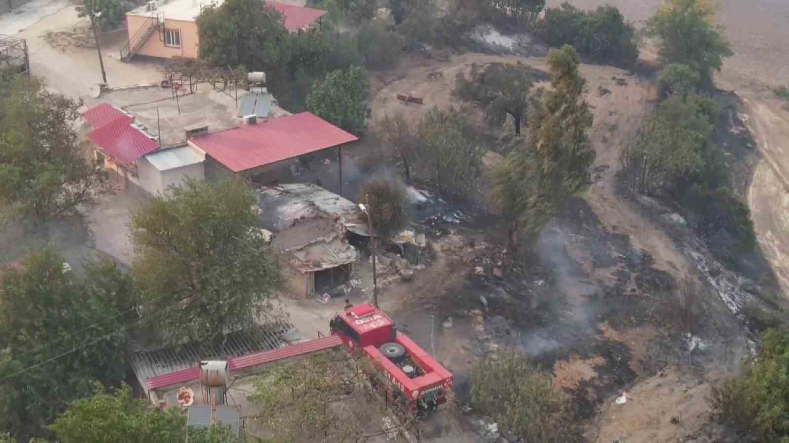 Kozan’daki yangın İmamoğlu ilçesine ilerledi
