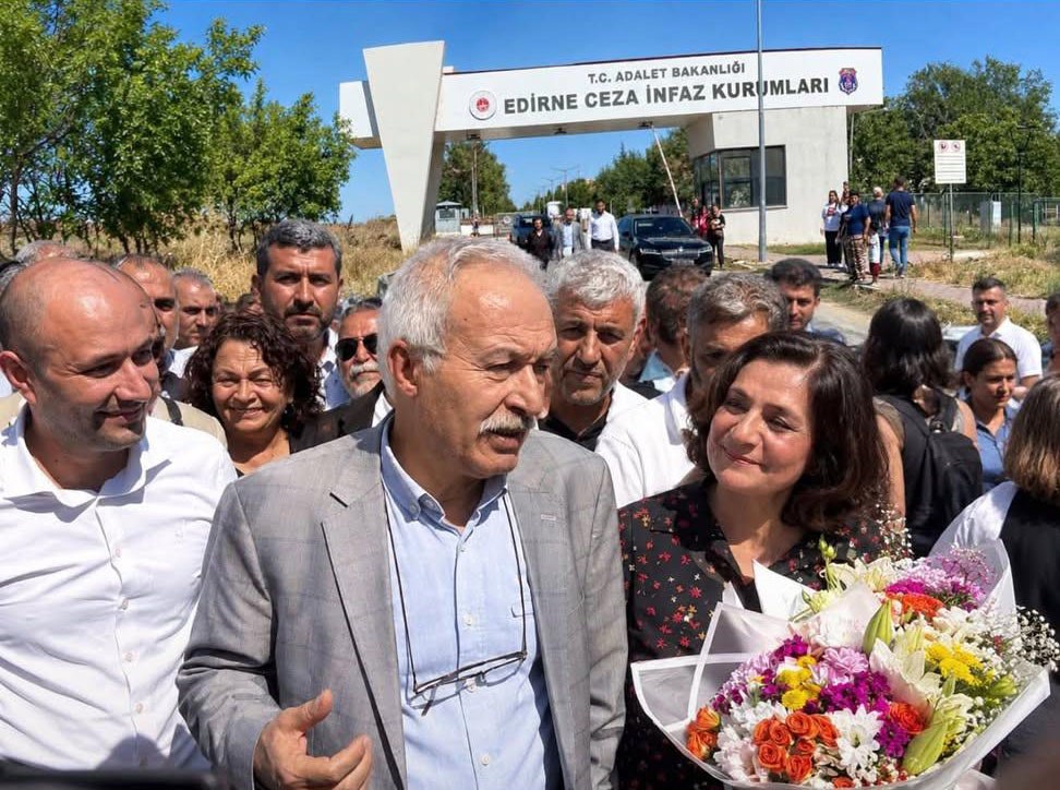 Eski Diyarbakır Büyükşehir Belediyesi Eş Başkanı Mızraklı, Edirne Cezaevi’nden tahliye edildi