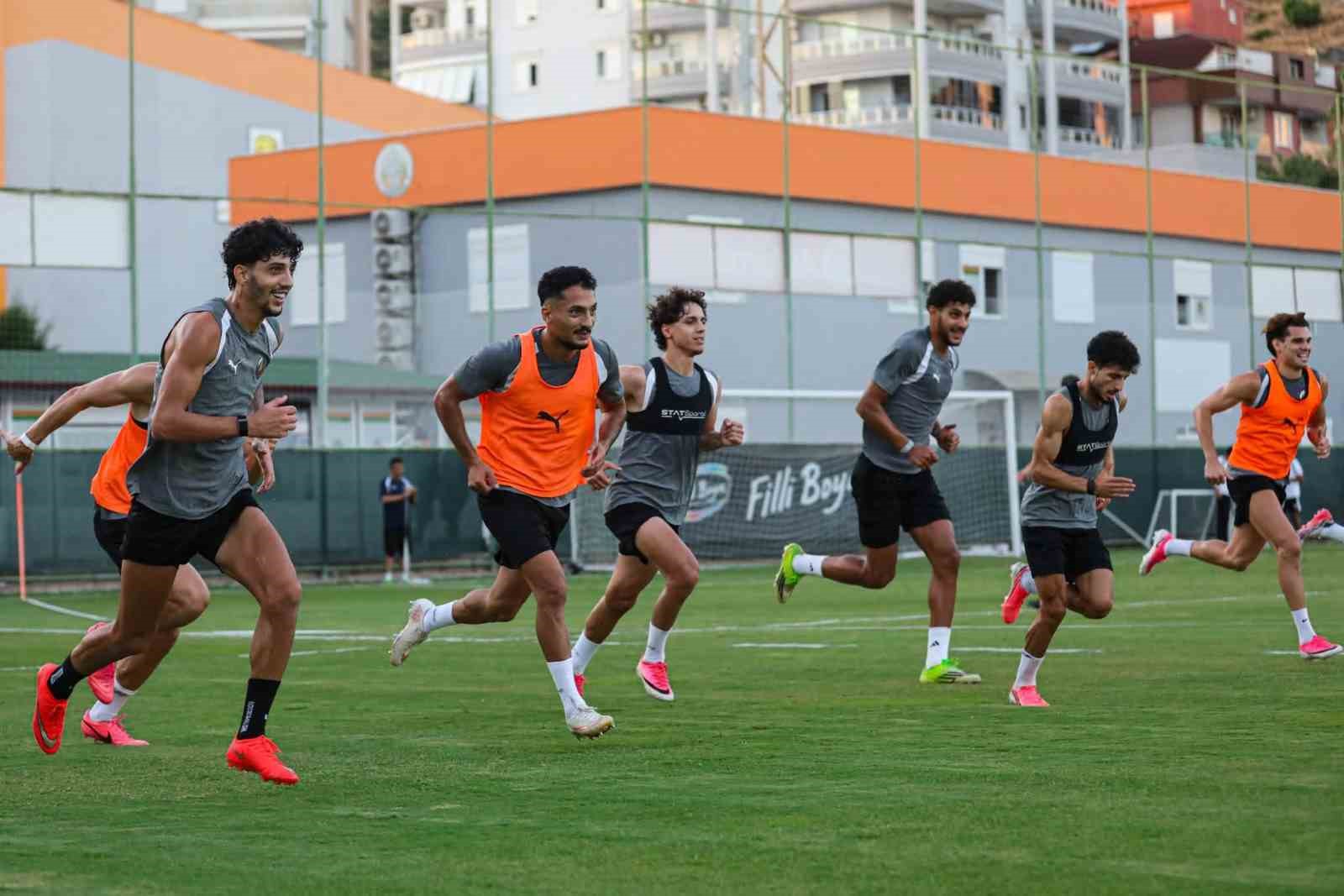 Alanyaspor, Göztepe maçı hazırlıklarına başladı