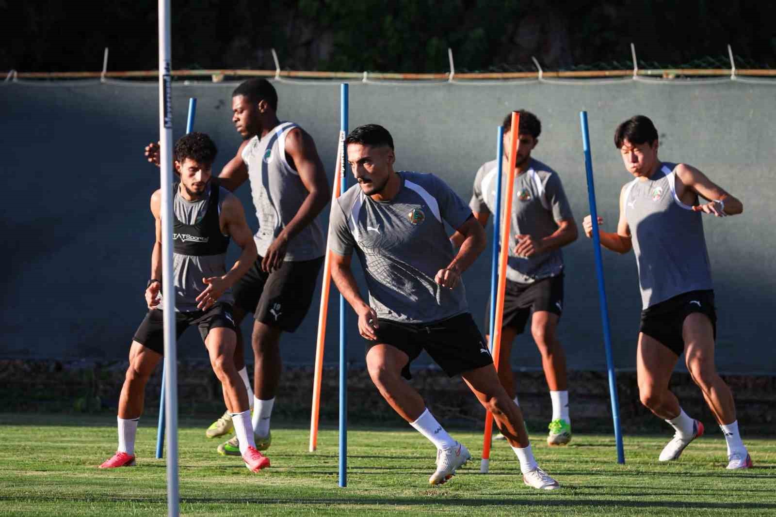 Alanyaspor, Göztepe maçı hazırlıklarına başladı