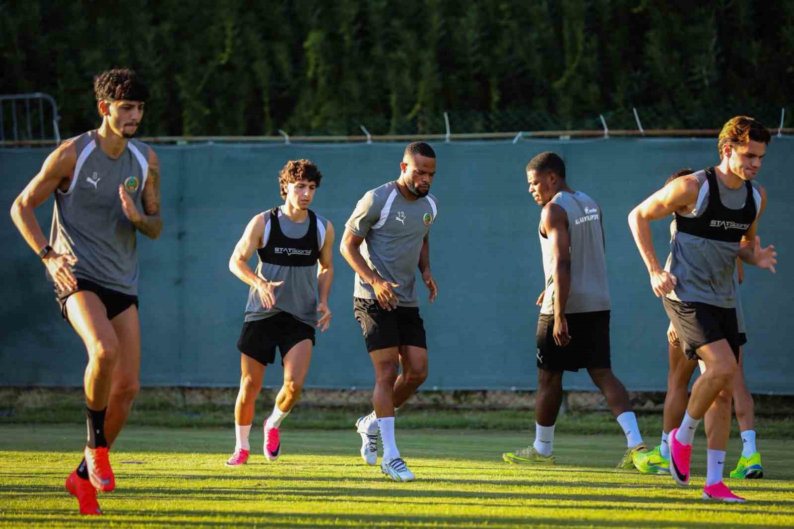 Alanyaspor, Göztepe maçı hazırlıklarına başladı