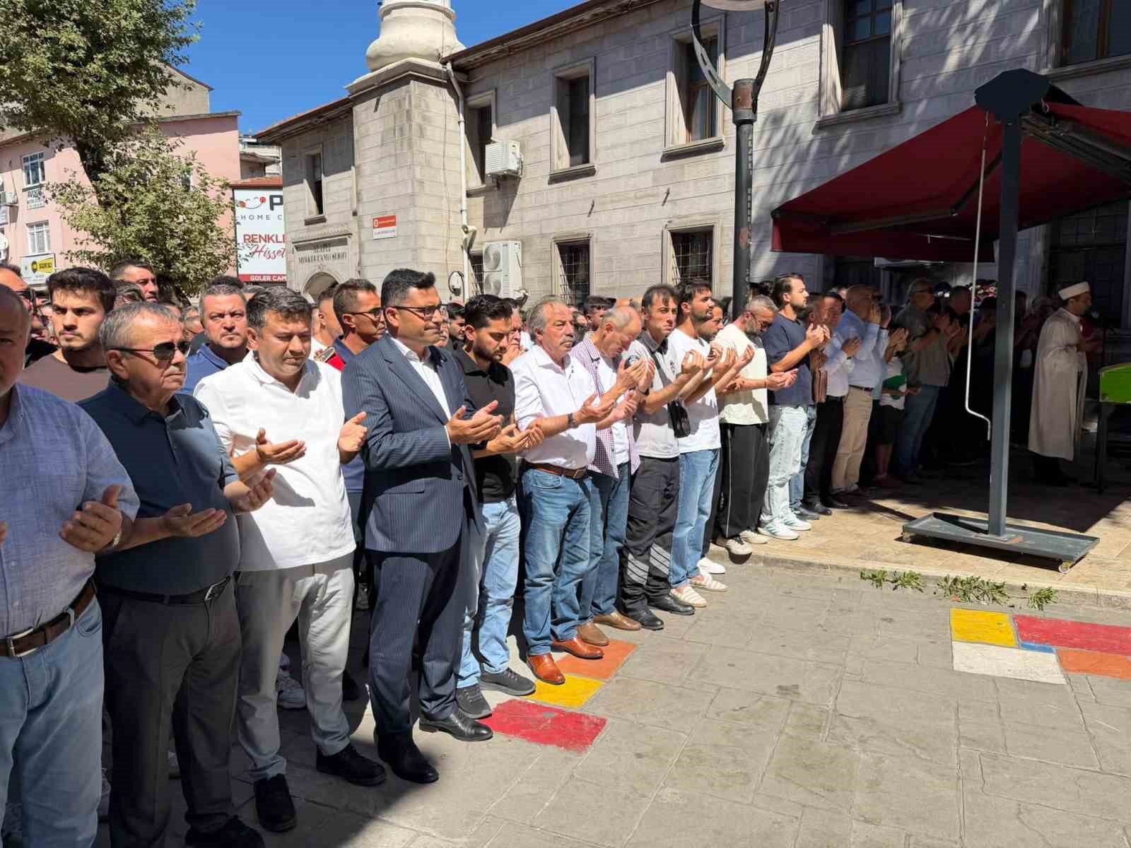 Alaplı’nın yardım gönüllüsü Tuncay Çil son yolculuğuna uğurlandı