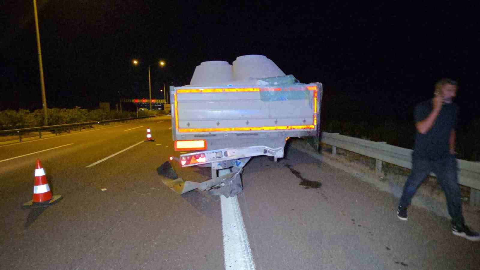Bursa’da tır ile otomobil çarpıştı: 1 ölü, 7 yaralı