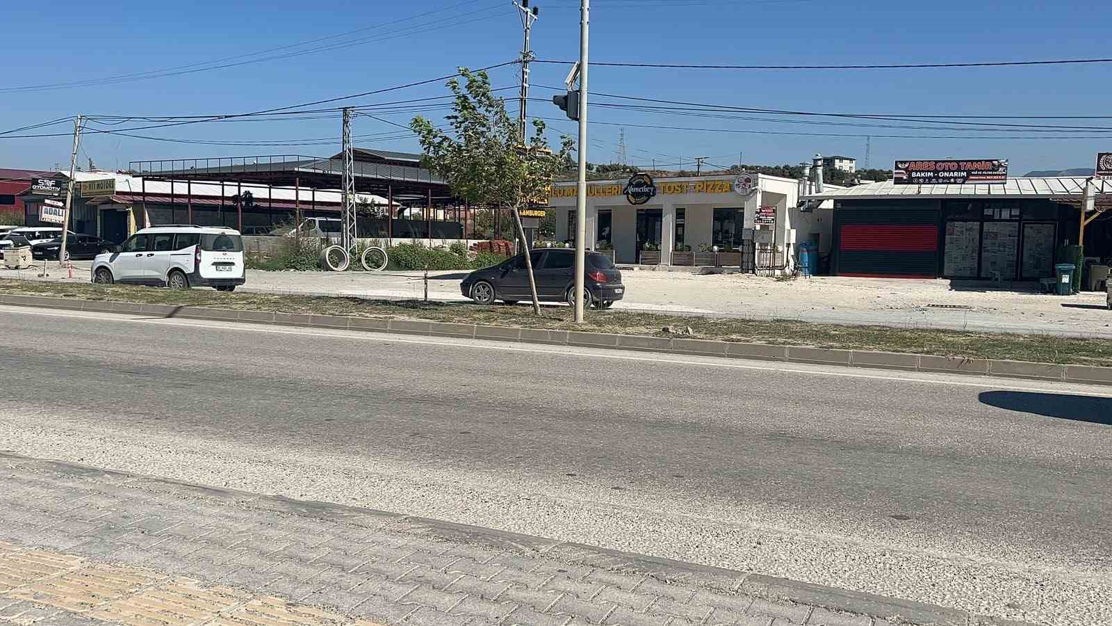 Aracın motor kısmında yaşanan patlama sonrası başına parça isabet eden 13 yaşındaki çırak hayatını kaybetti