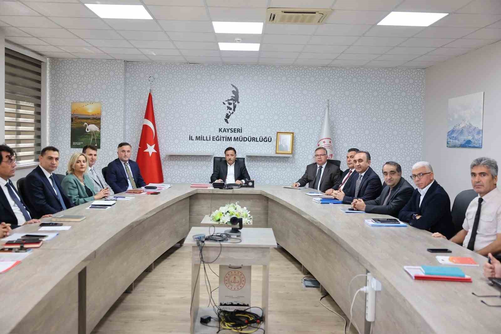 Vali Çiçek’ten İl Milli Eğitim Müdürlüğü’ne çalışma ziyareti