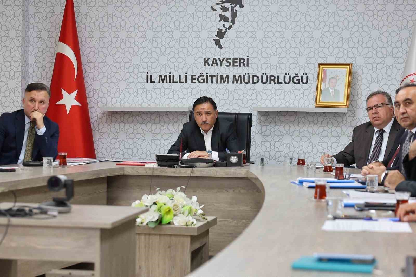 Vali Çiçek’ten İl Milli Eğitim Müdürlüğü’ne çalışma ziyareti