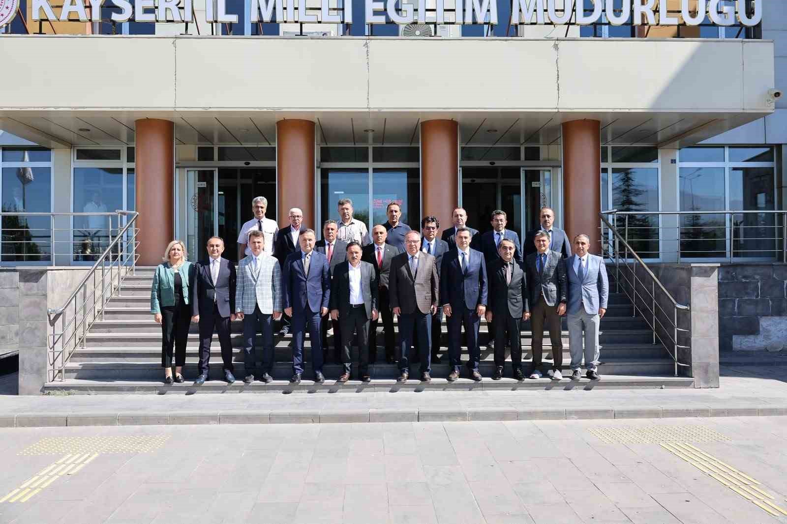 Vali Çiçek’ten İl Milli Eğitim Müdürlüğü’ne çalışma ziyareti