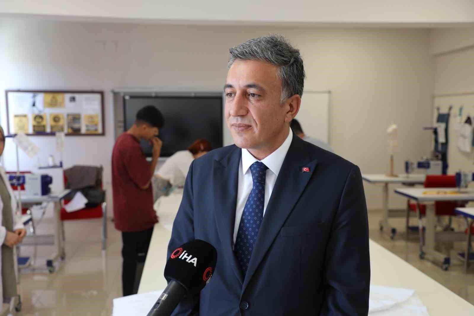 Ağrı’da fabrikaya dönüşen meslek liseleri, 71 milyonluk ciroya ulaştı