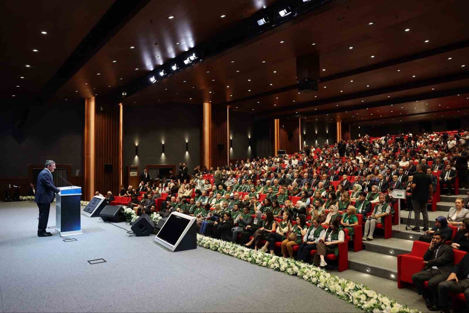 Cumhurbaşkanı Yardımcısı Yılmaz: "Yasa dışı bahis ve kumarla mücadelede iyi bir izleme mekanizması kurduk, gelişmeleri periyodik bir şekilde izliyoruz"