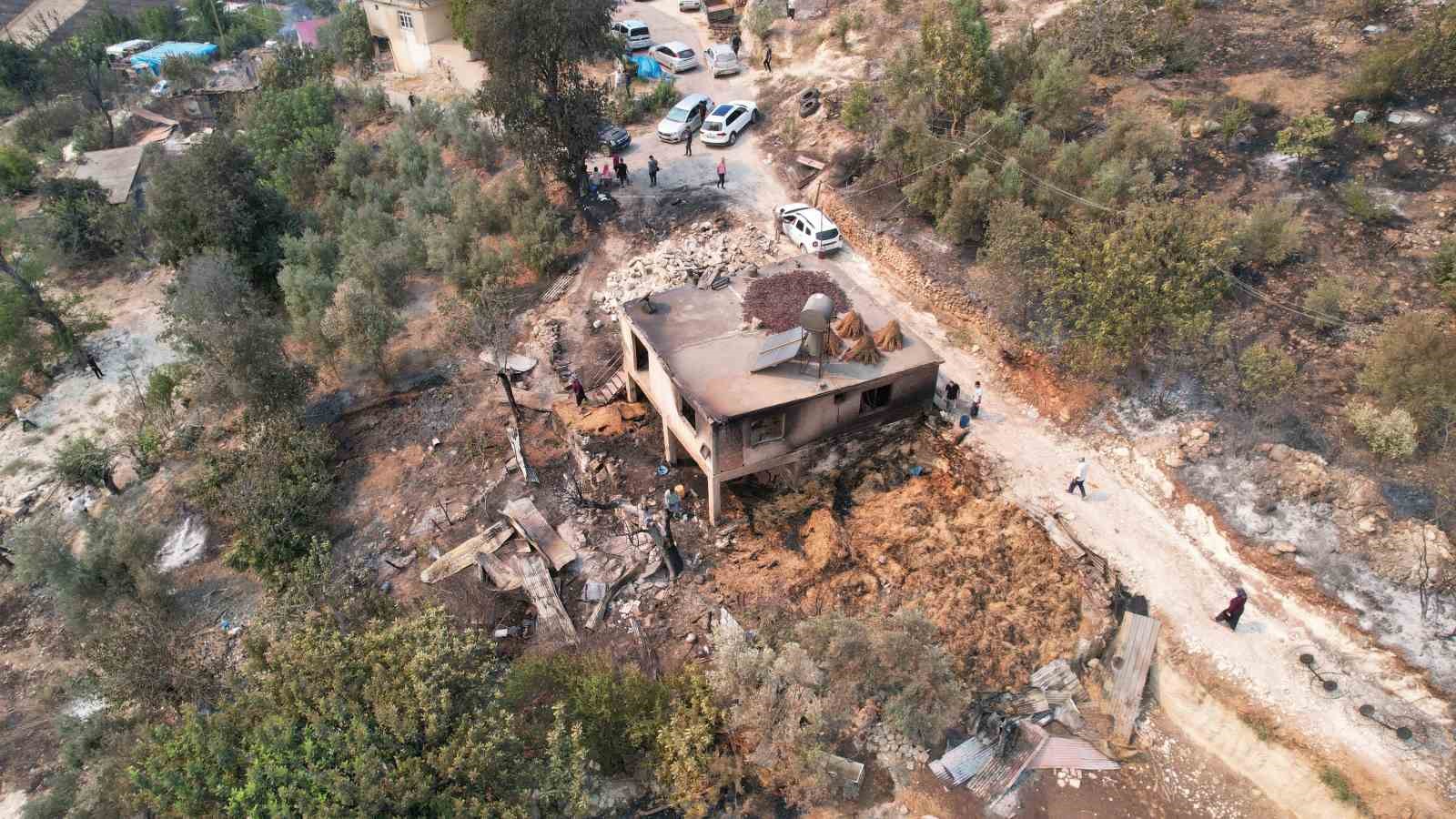 Orman yangınında acı bilanço: 19 hane yandı