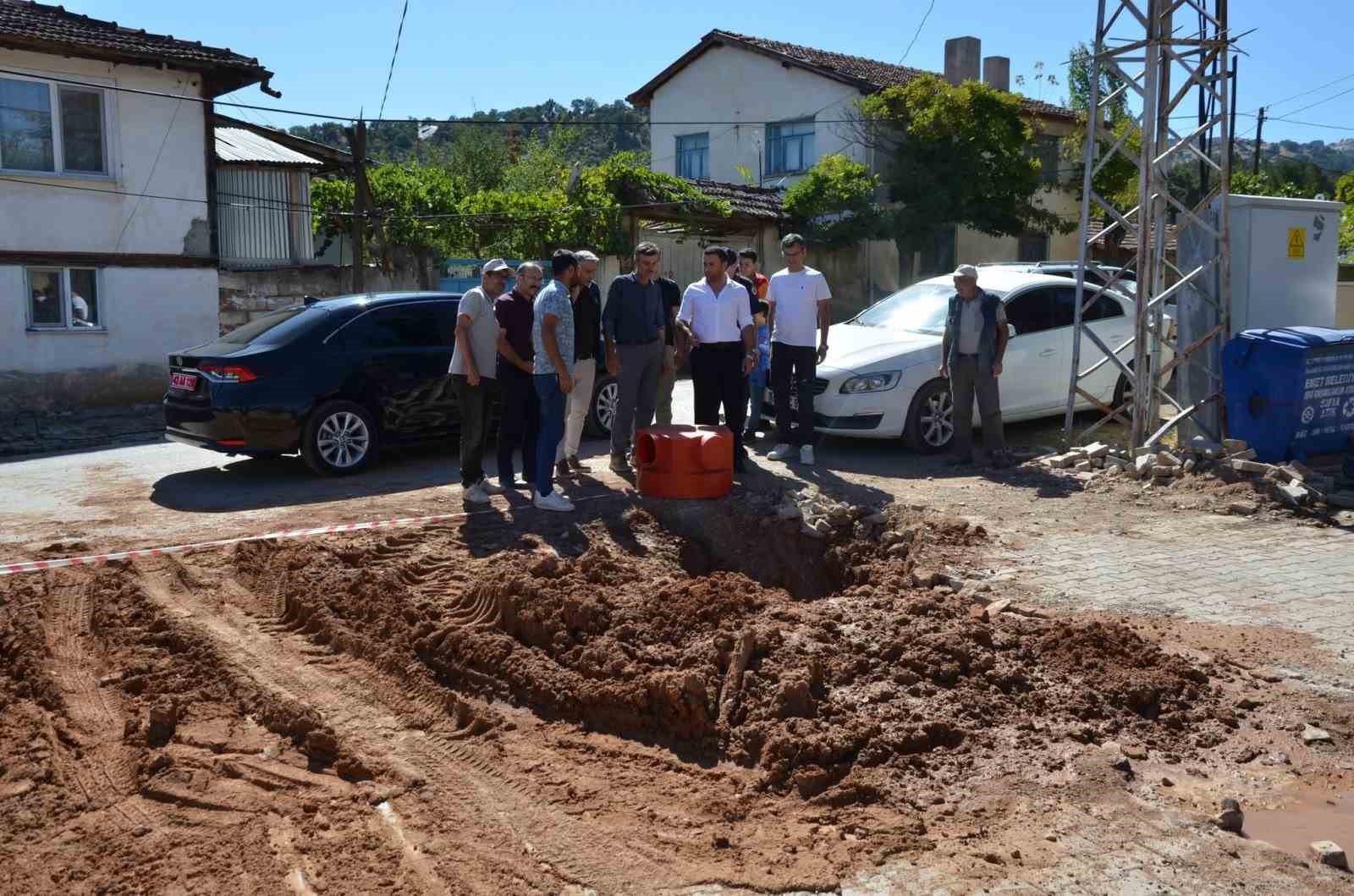 Emet’te köylerin altyapı çalışmaları yerinde incelendi