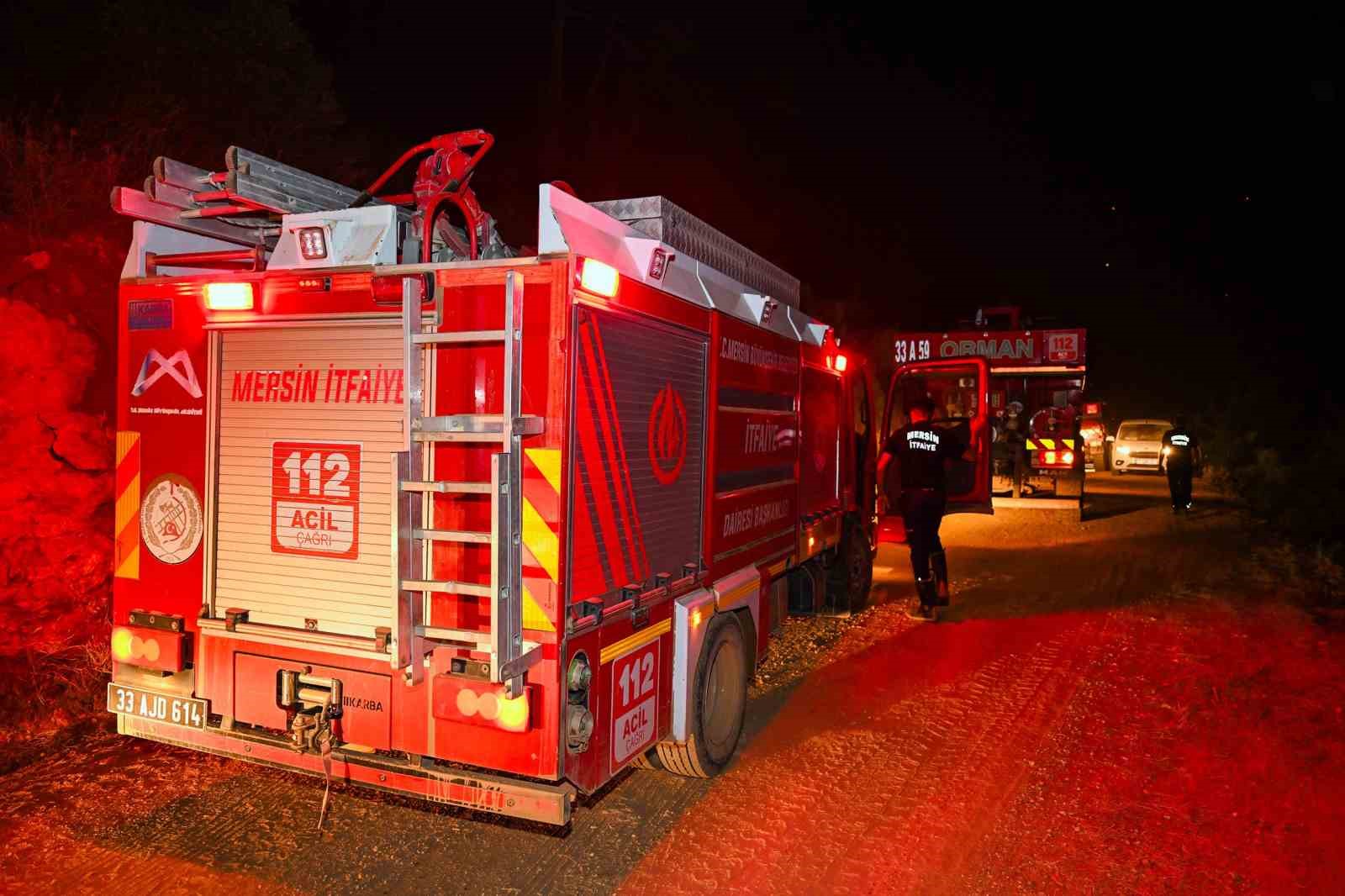 Bozyazı’daki orman yangınına ekiplerin müdahalesi gece boyunca sürdü
