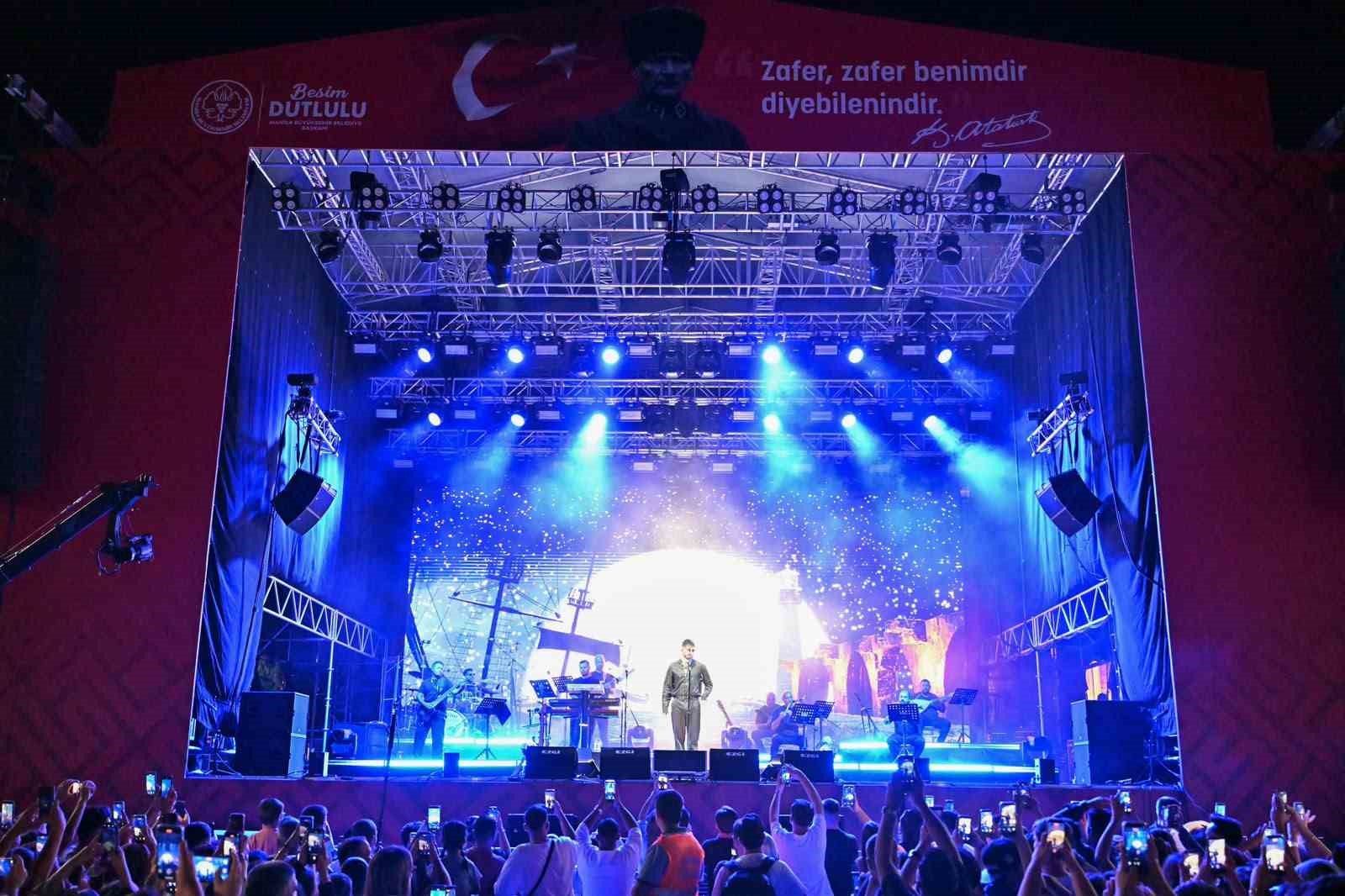 Manisa’nın kurtuluşunun 104. yılı Semicenk konseriyle kutlandı