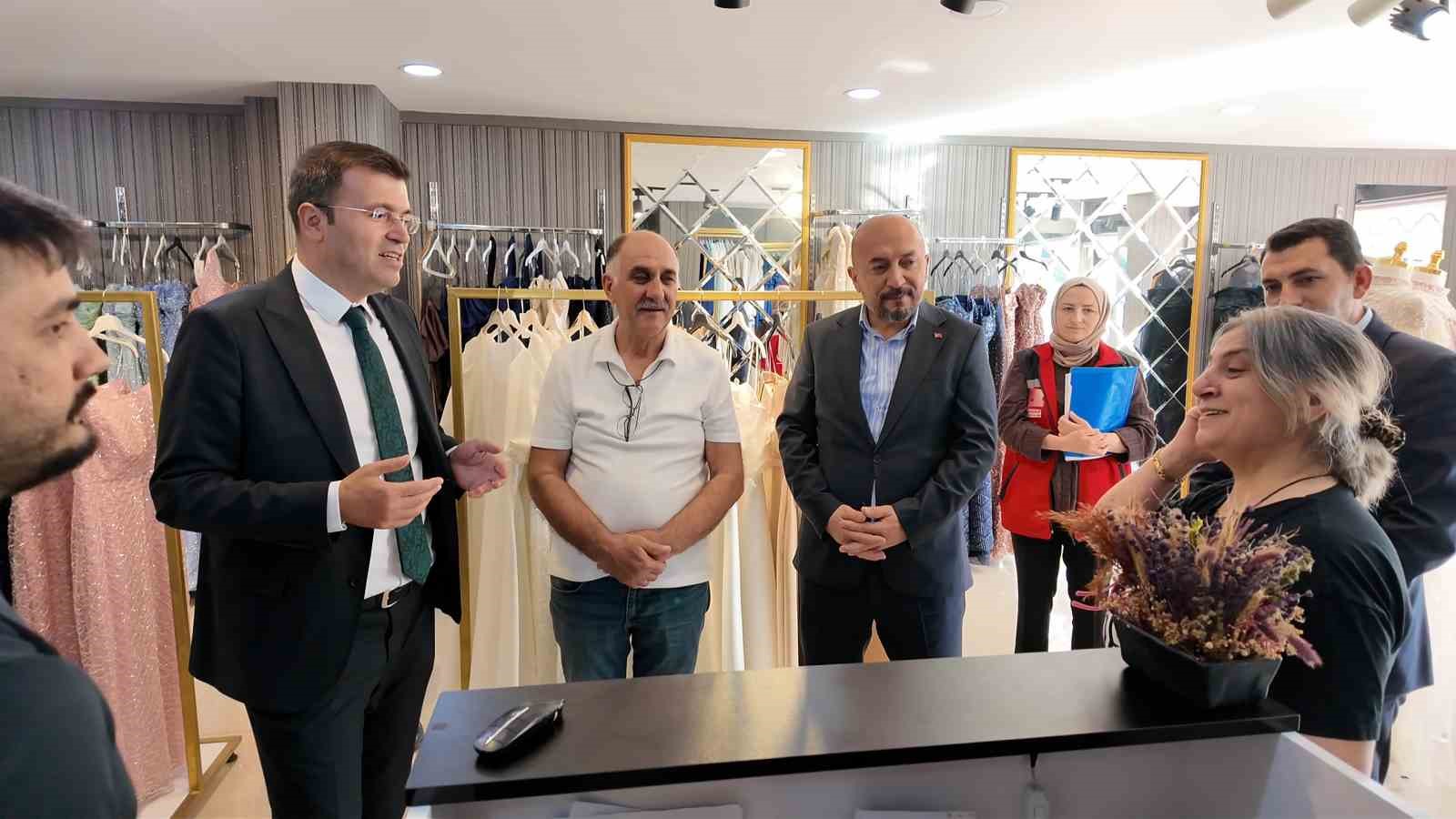 Niğde’de evlenecek gençlere esnaftan destek eli