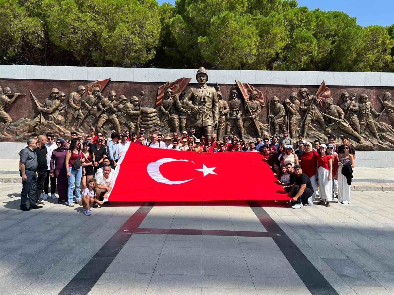 Adıyamanlı gençler Çanakkale ve Akçay’da tarih ve kültür yolculuğuna çıktı