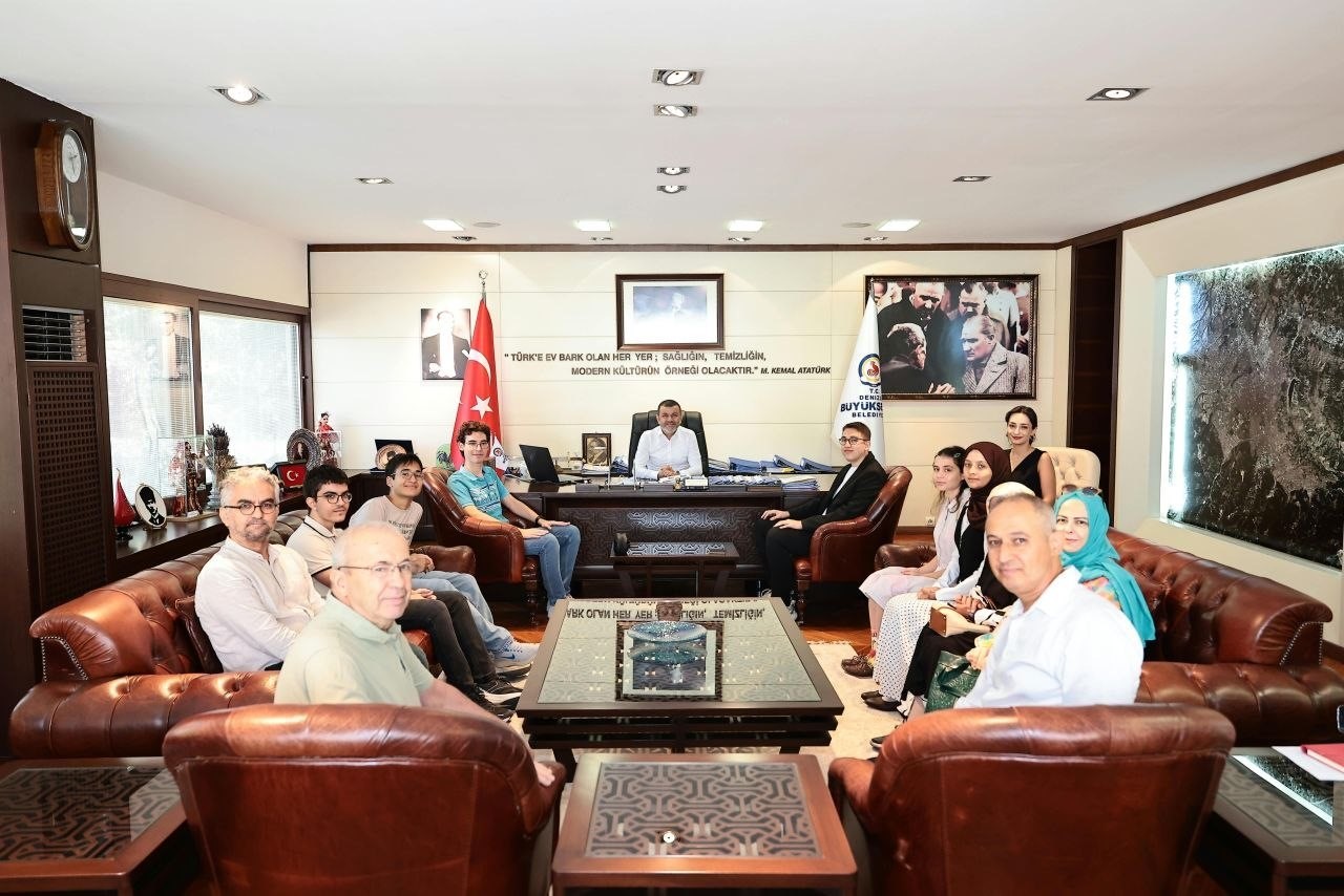 Büyükşehir’den YKS’de dereceye giren öğrencilere ödül