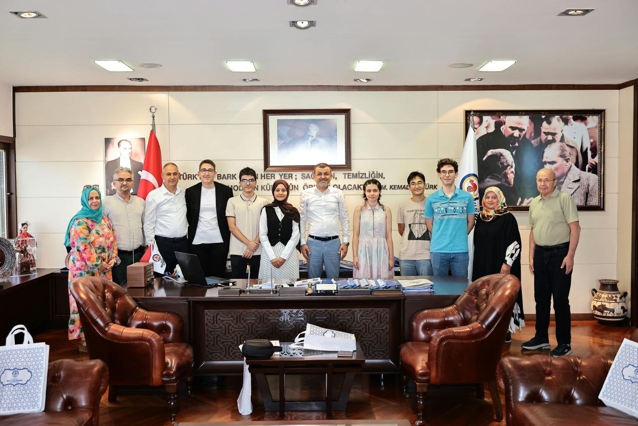 Büyükşehir’den YKS’de dereceye giren öğrencilere ödül