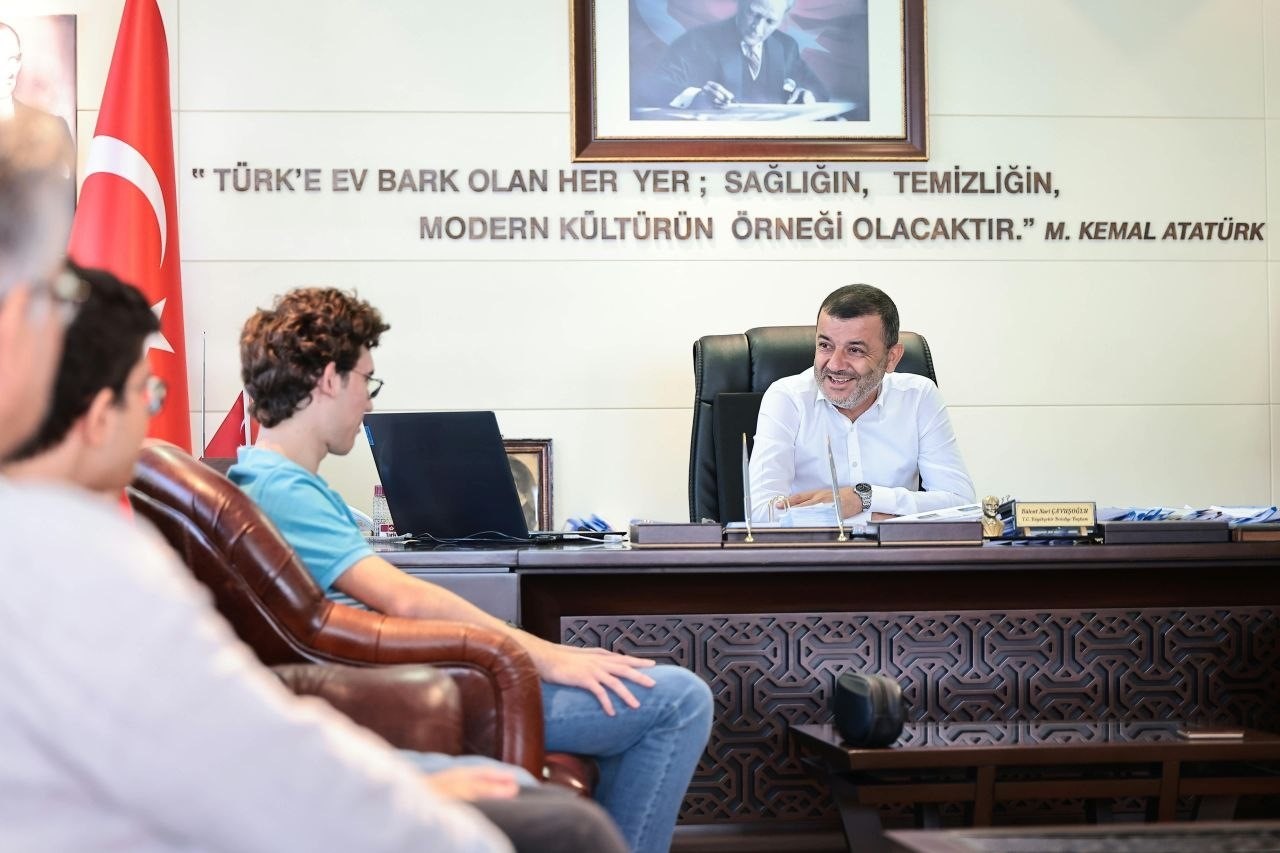 Büyükşehir’den YKS’de dereceye giren öğrencilere ödül