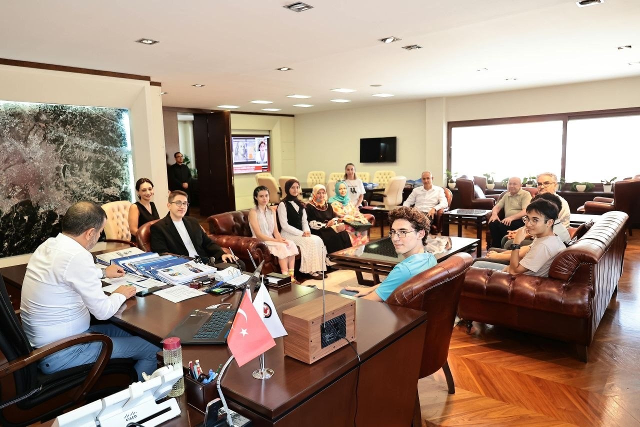 Büyükşehir’den YKS’de dereceye giren öğrencilere ödül