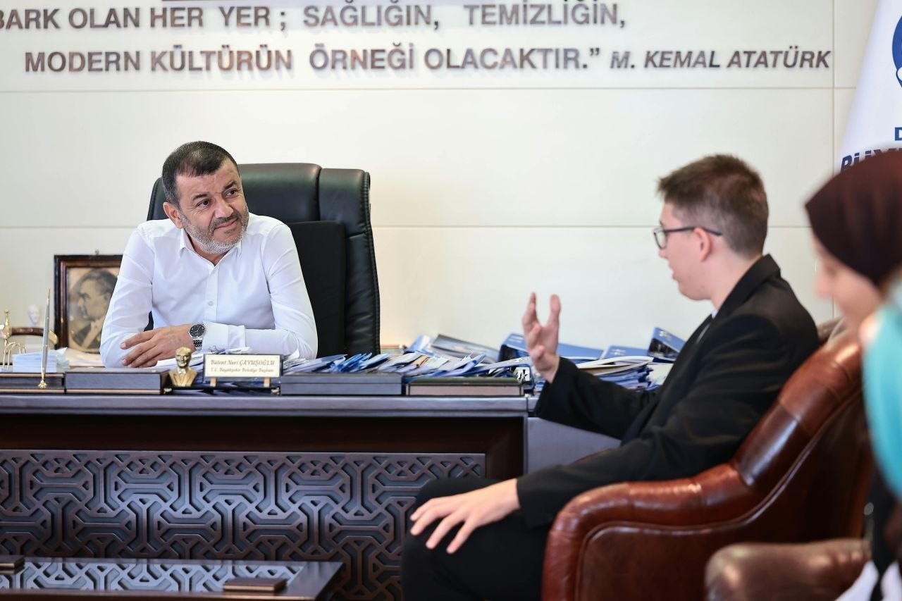 Büyükşehir’den YKS’de dereceye giren öğrencilere ödül