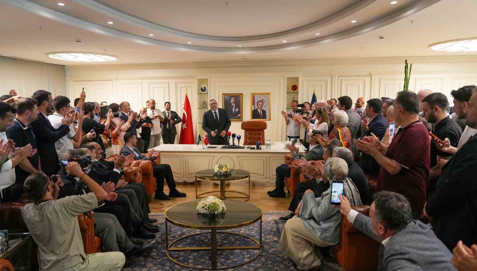 Üsküdar Belediye Başkanvekili Dündar Ziya Gültekin görevine başladı