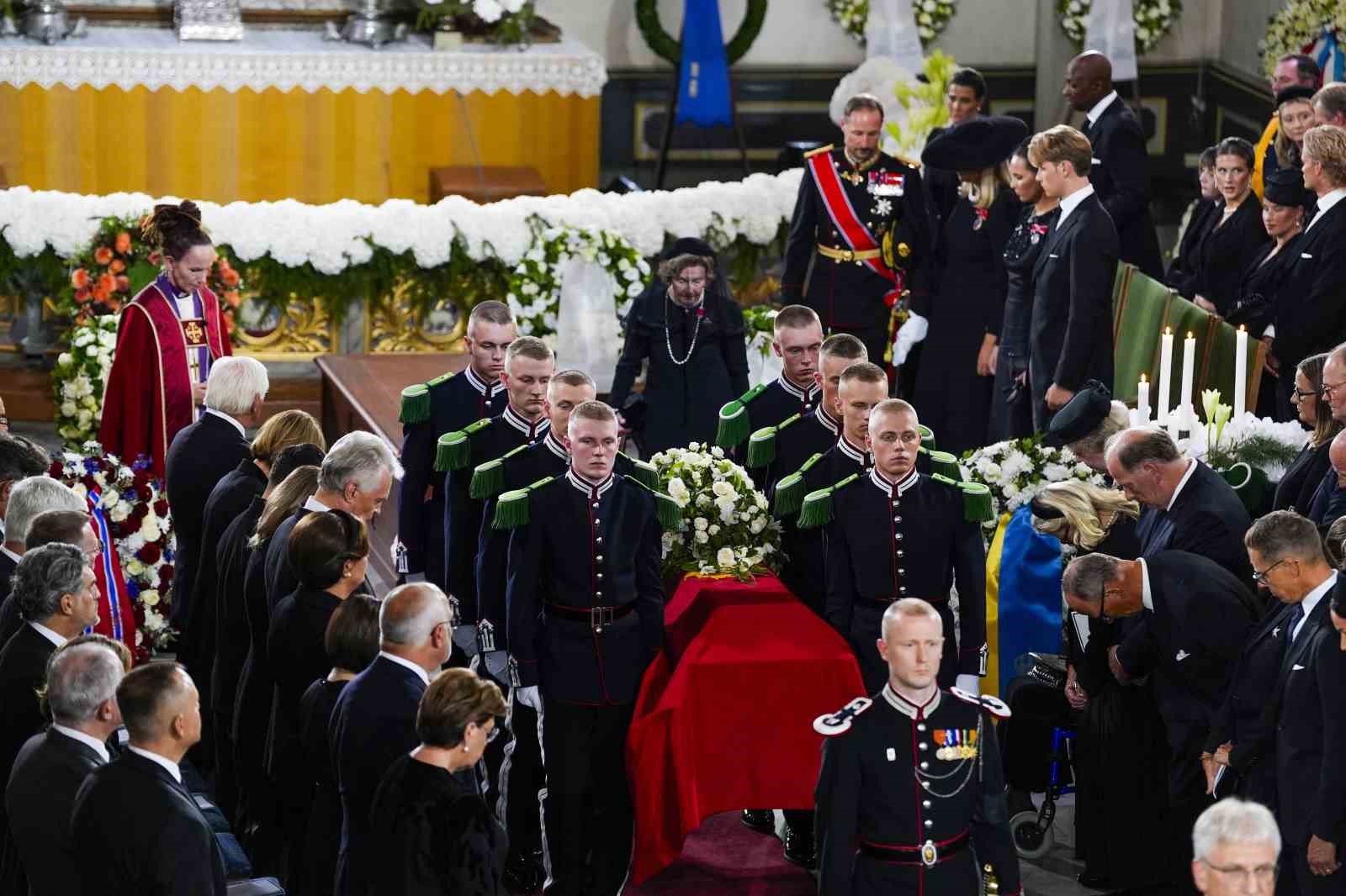 Norveç Kralı 5. Harald son yolculuğuna uğurlandı
