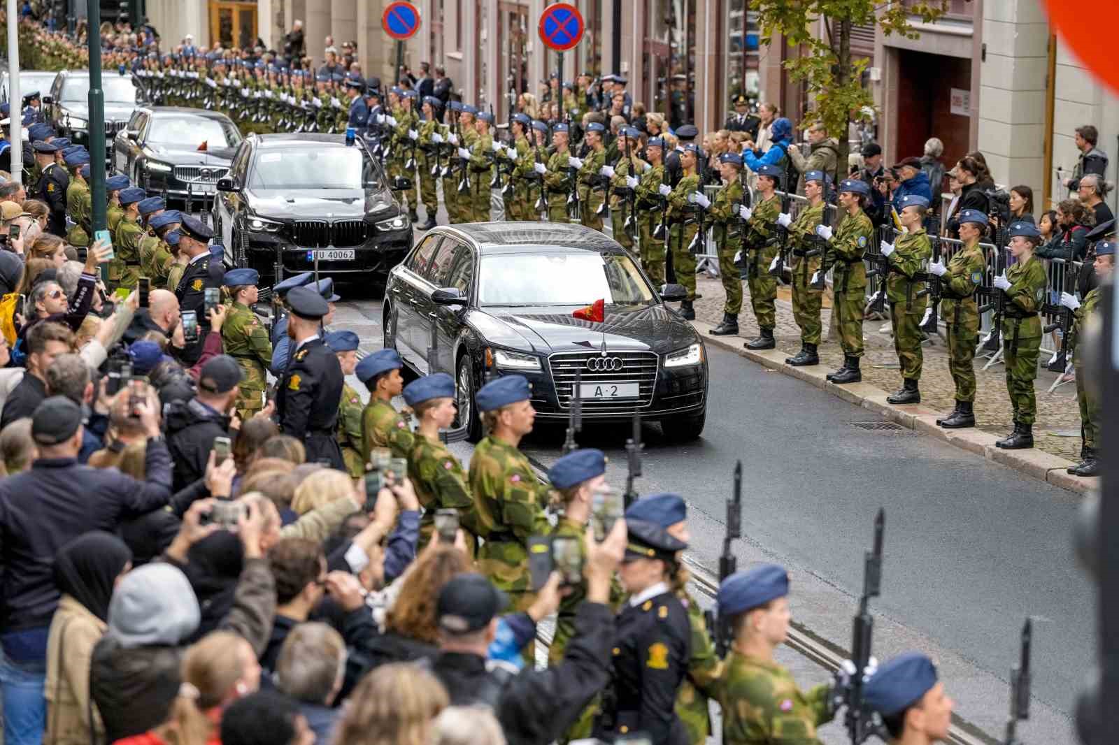 Norveç Kralı 5. Harald son yolculuğuna uğurlandı