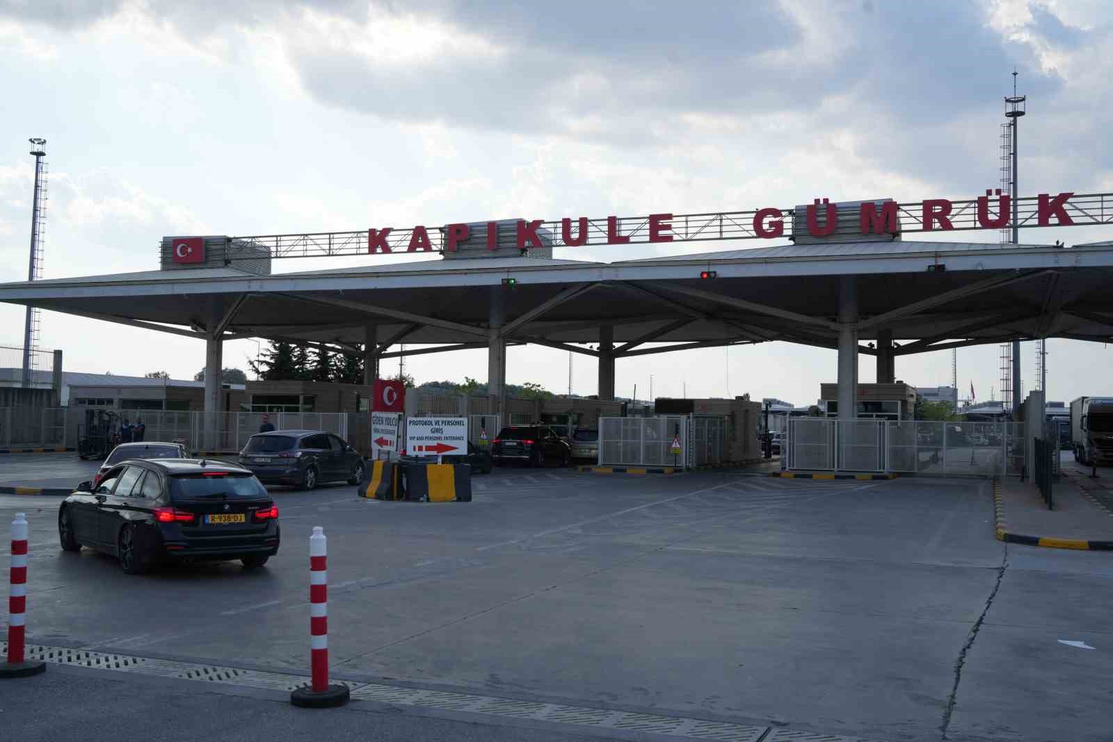 Gurbetçilerin Avrupa’ya dönüş yolunda hüzünlü vedası