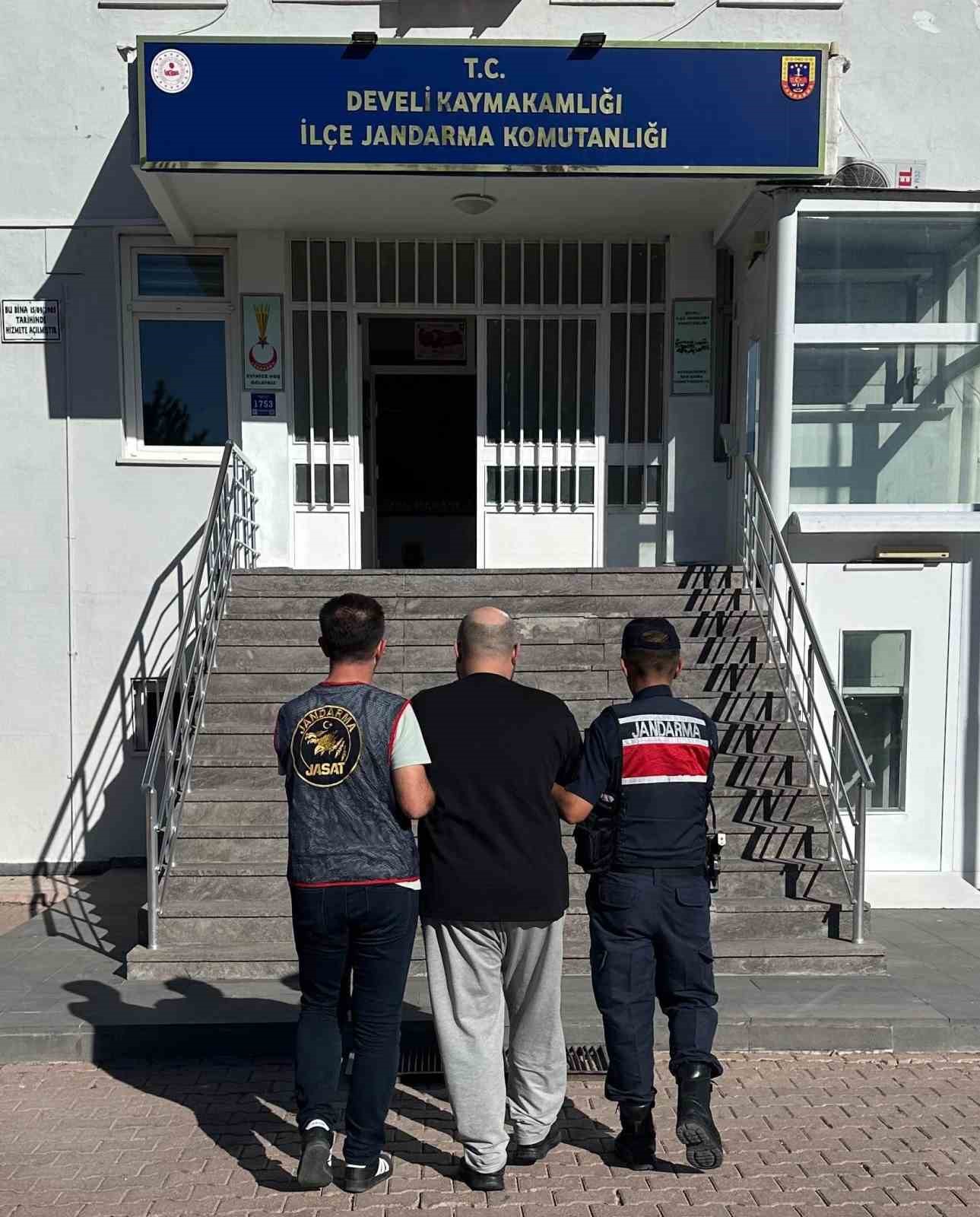 Kayseri’de 15 yıl kesinleşmiş hapis cezasıyla aranan şahıs yakalandı