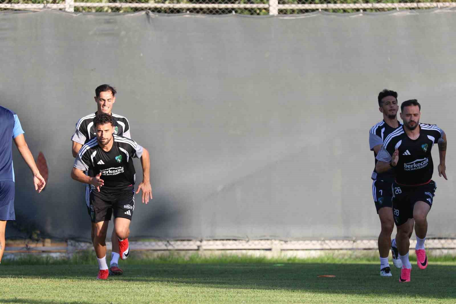 Kocaelispor, Galatasaray deplasmanına hazırlanıyor