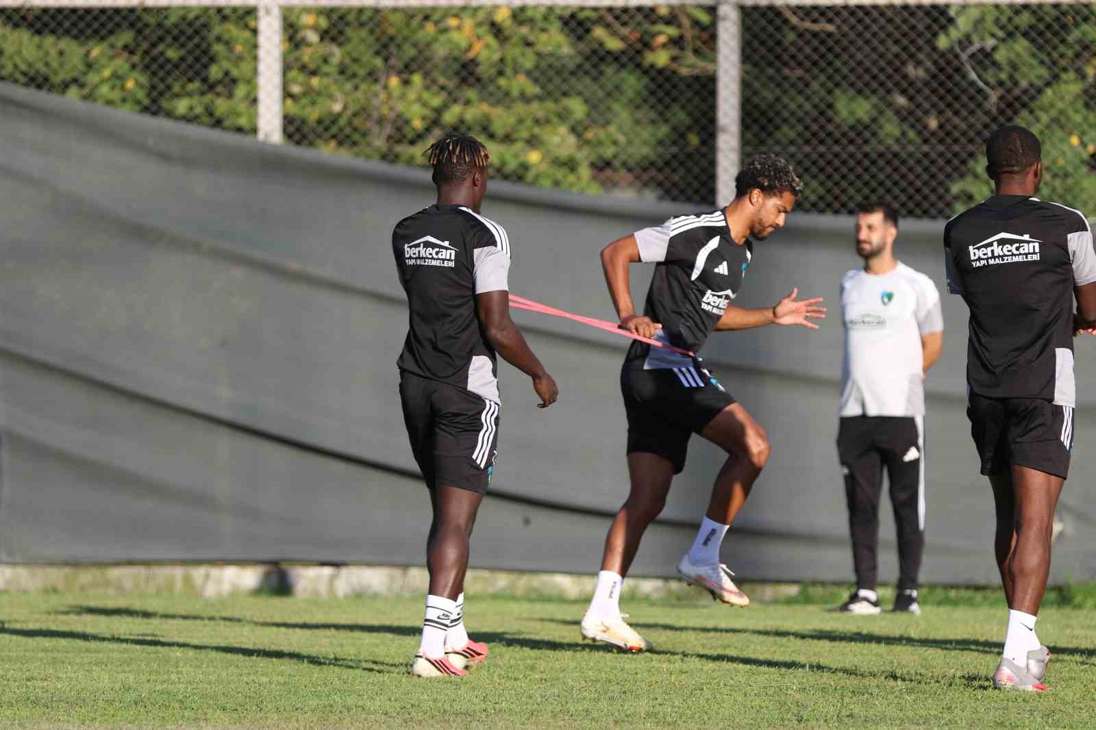 Kocaelispor, Galatasaray deplasmanına hazırlanıyor