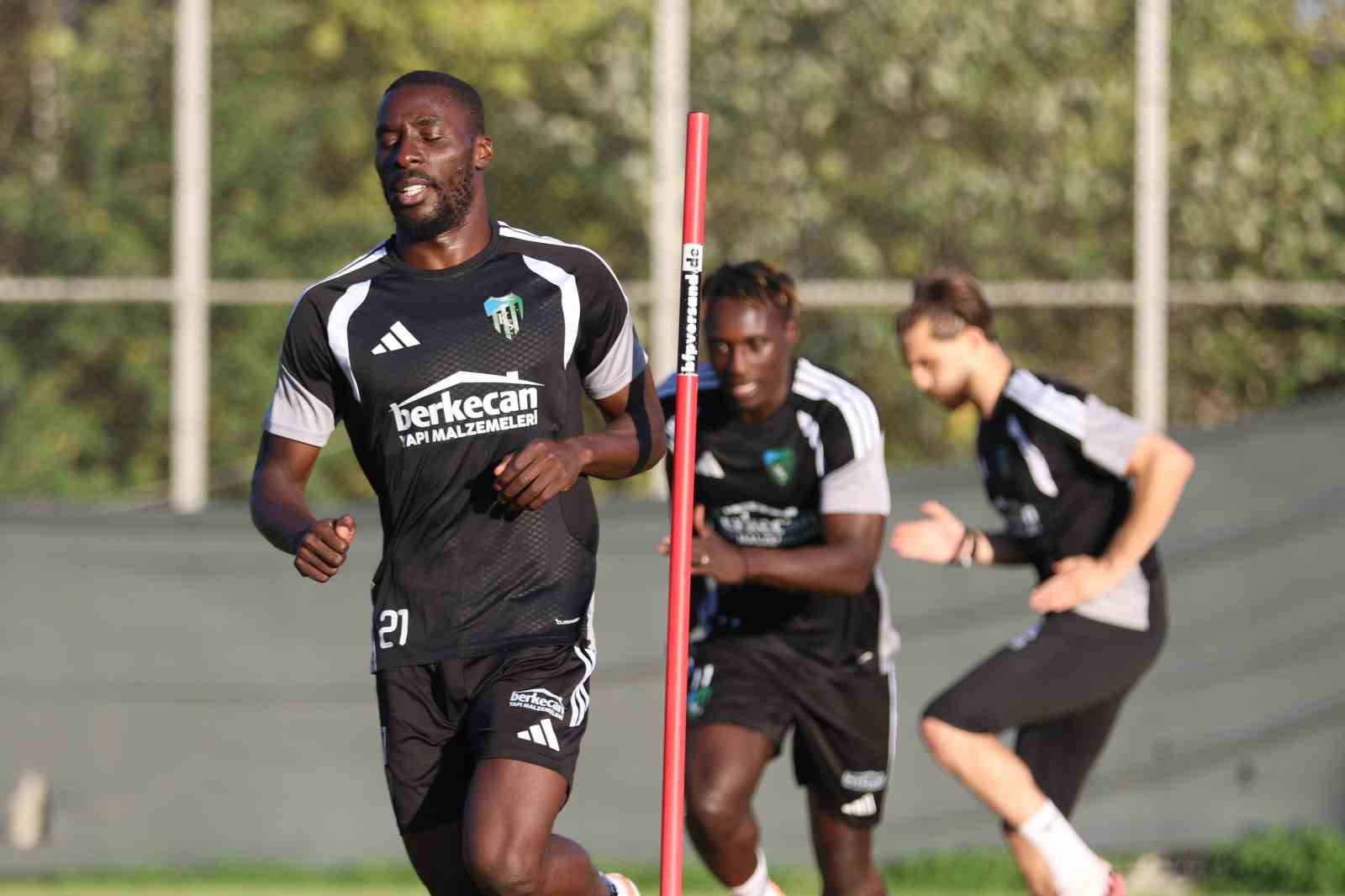 Kocaelispor, Galatasaray deplasmanına hazırlanıyor