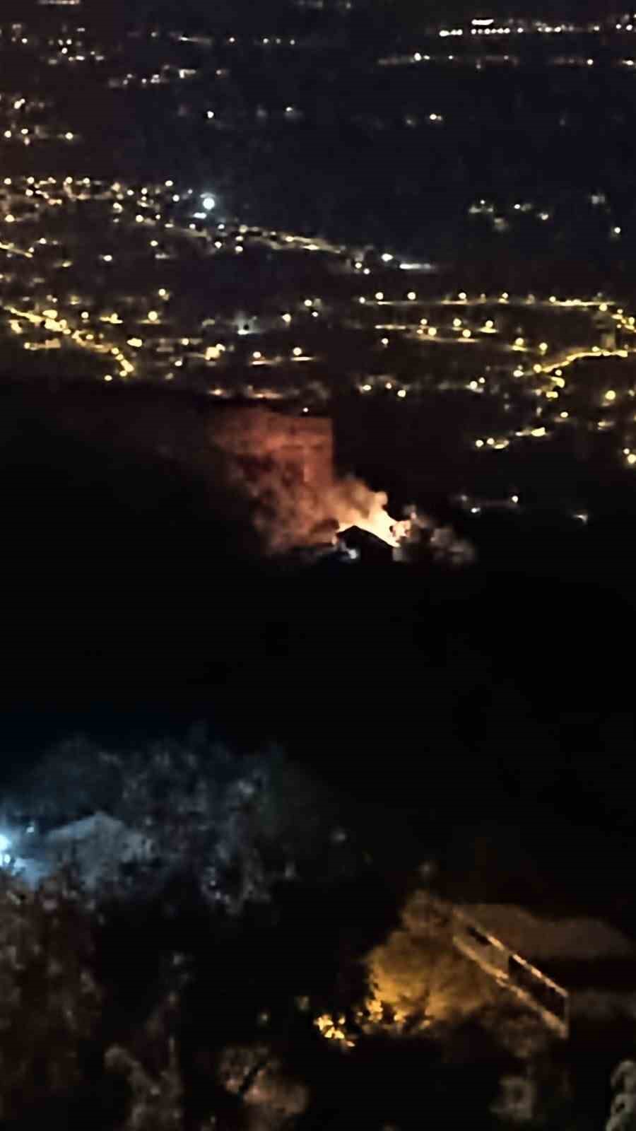 Osmaniye’de çıkan orman yangını büyümeden söndürüldü