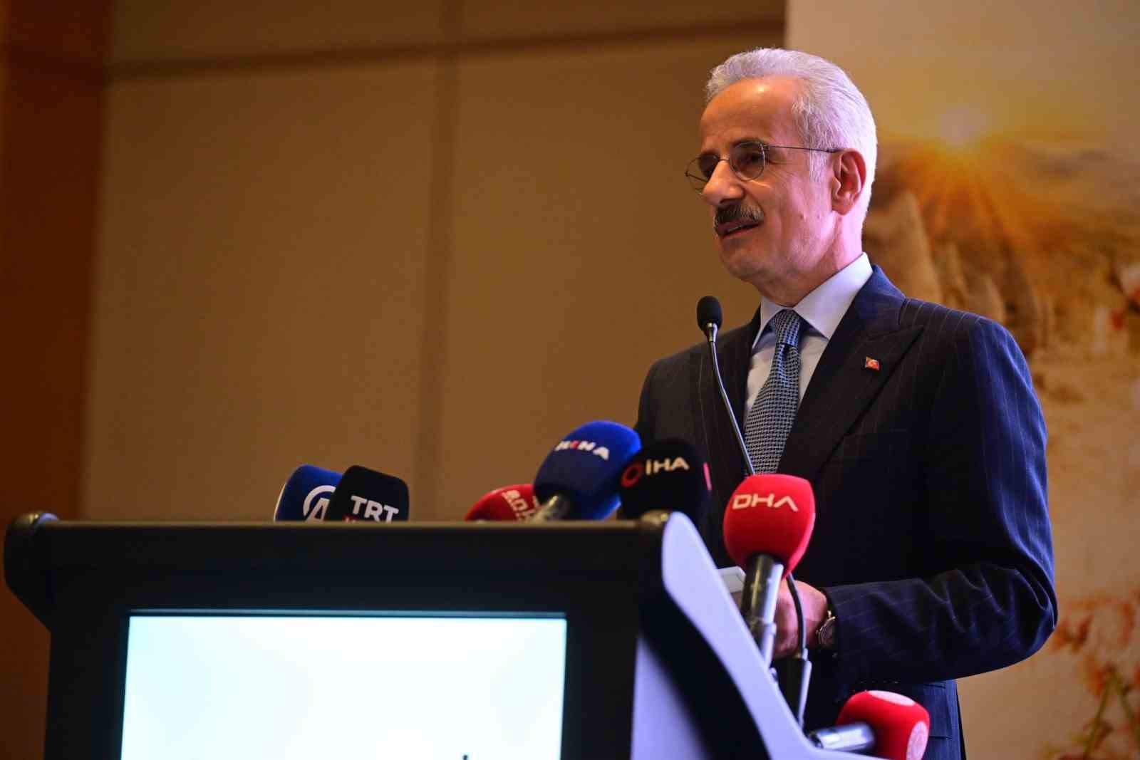 Bakan Uraloğlu:" Organ nakillerinde saniyeler bile hayati önem taşıyor"