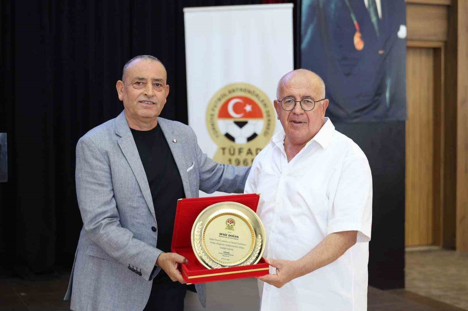Merkezefendi’de futbolun yeni sezon kuralları konuşuldu