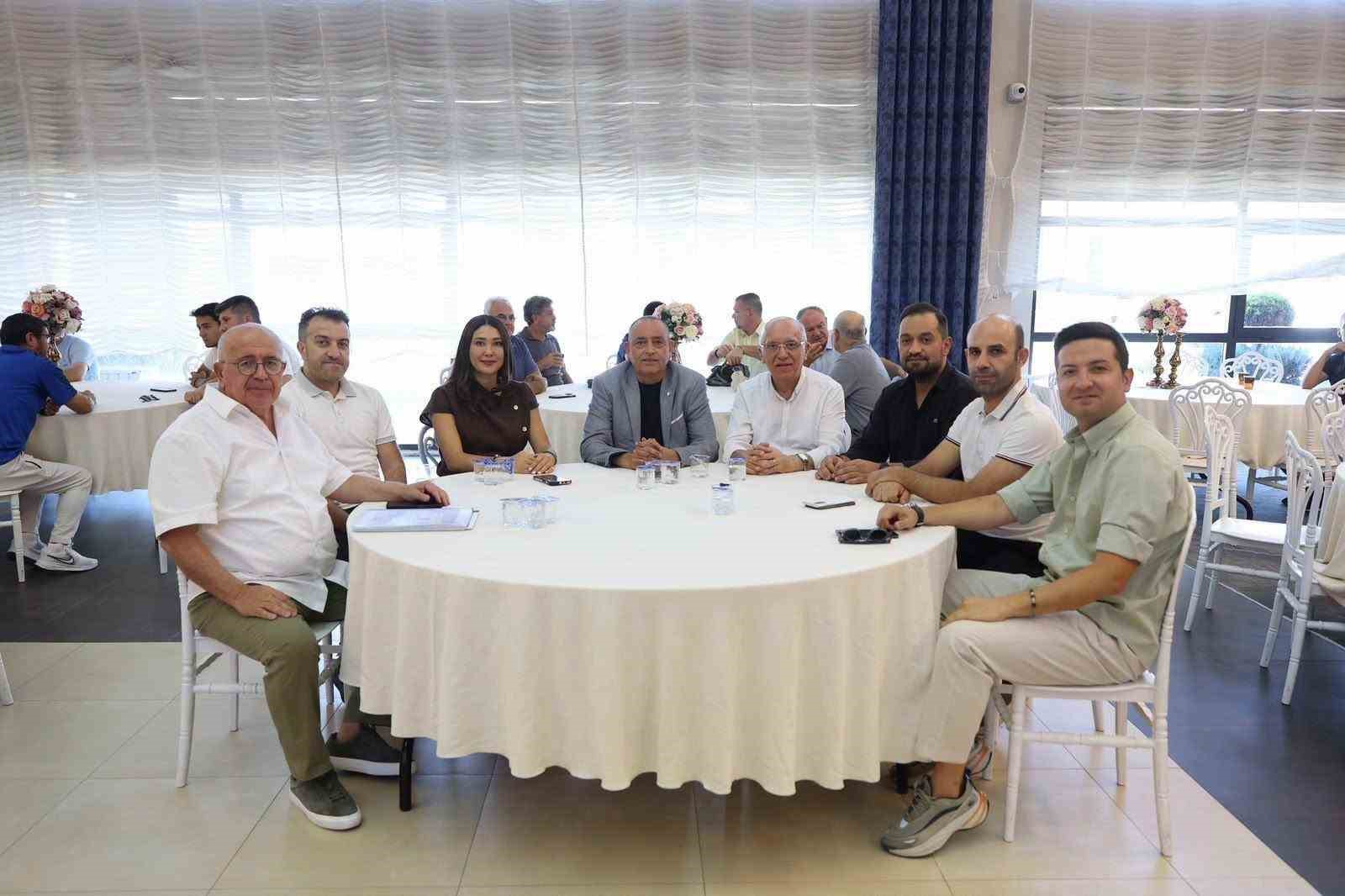 Merkezefendi’de futbolun yeni sezon kuralları konuşuldu