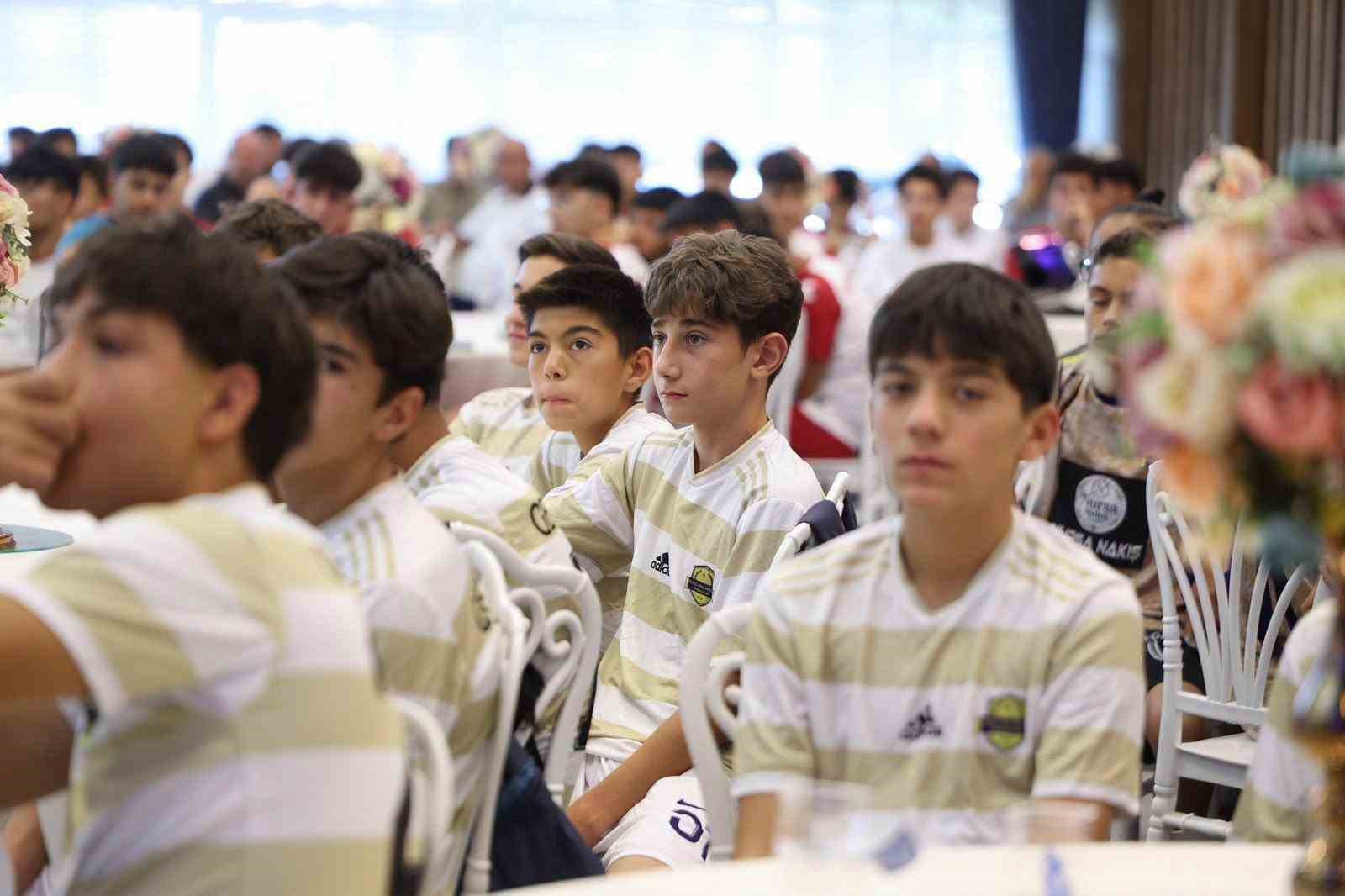 Merkezefendi’de futbolun yeni sezon kuralları konuşuldu
