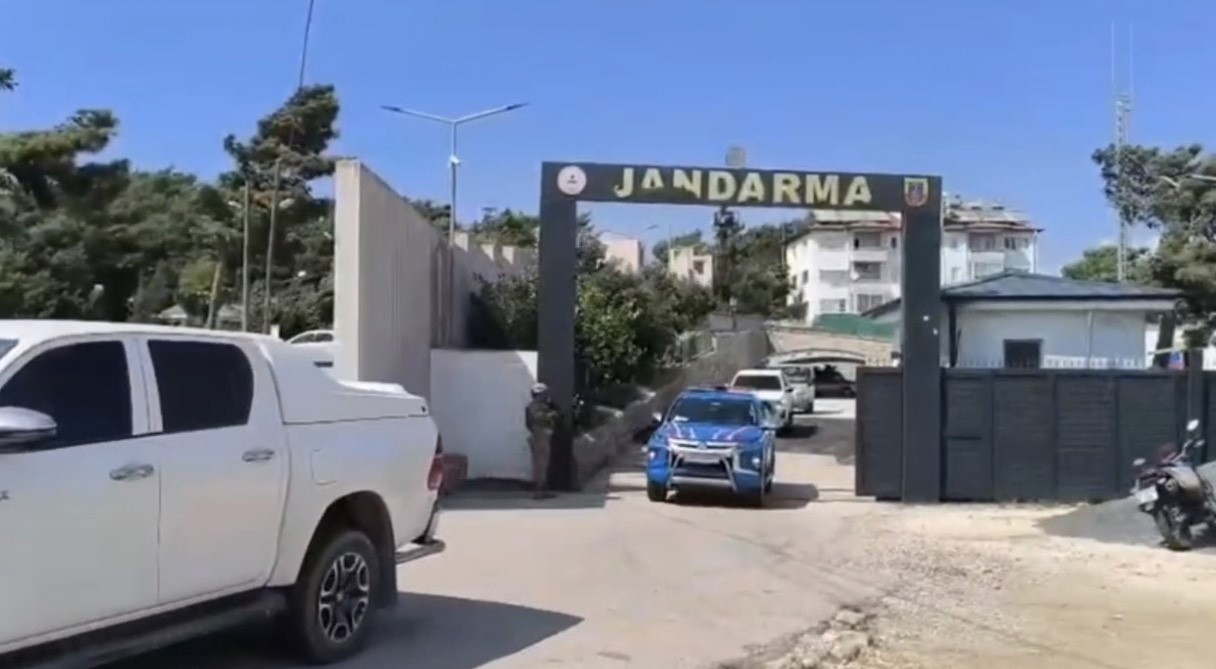 Hatay’da jandarmadan uyuşturucu operasyonu: 371 kök kenevir ele geçirildi