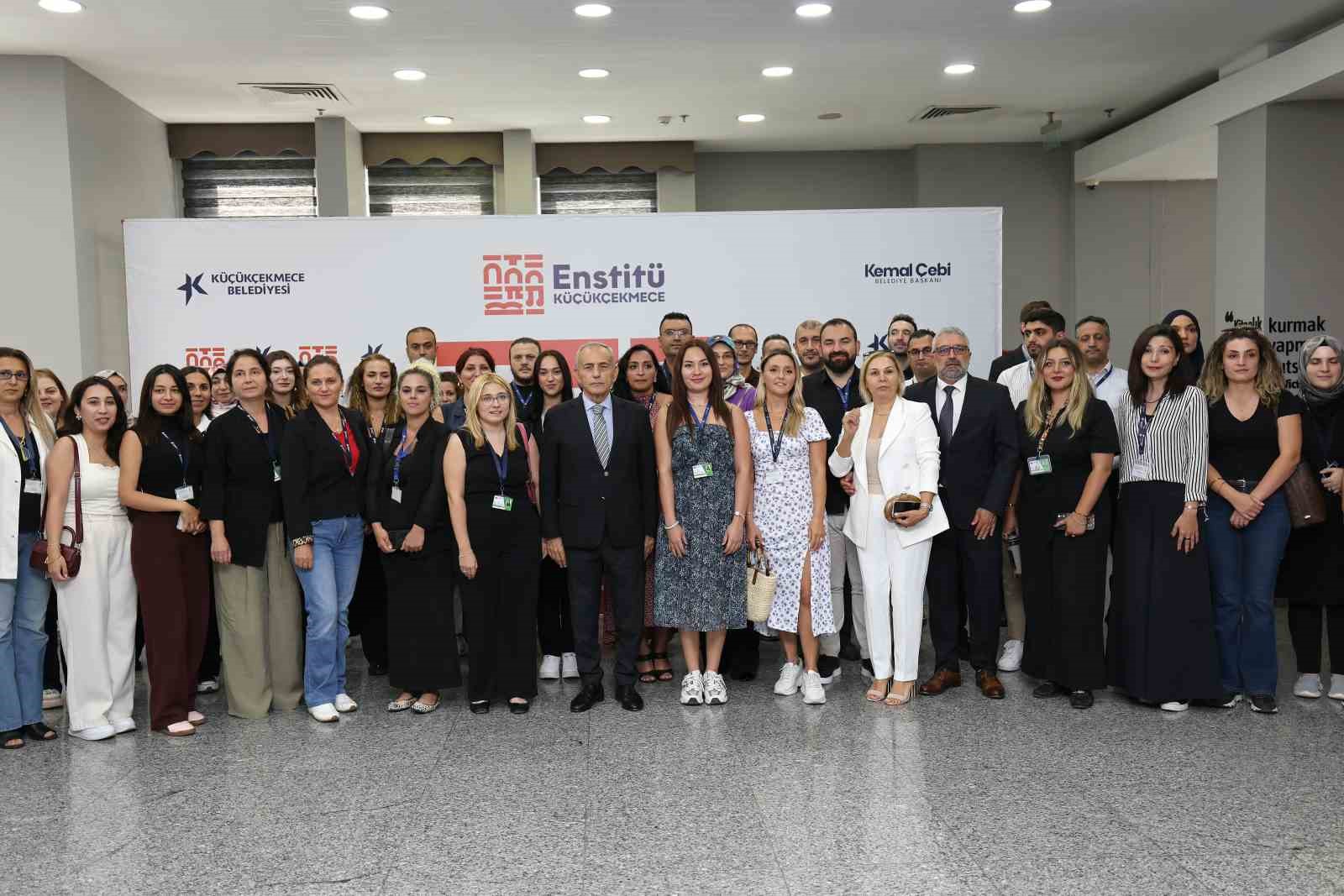 Küçükçekmece Belediyesi yeni eğitim ekosistemi "Enstitü Küçükçekmece"yi tanıttı
