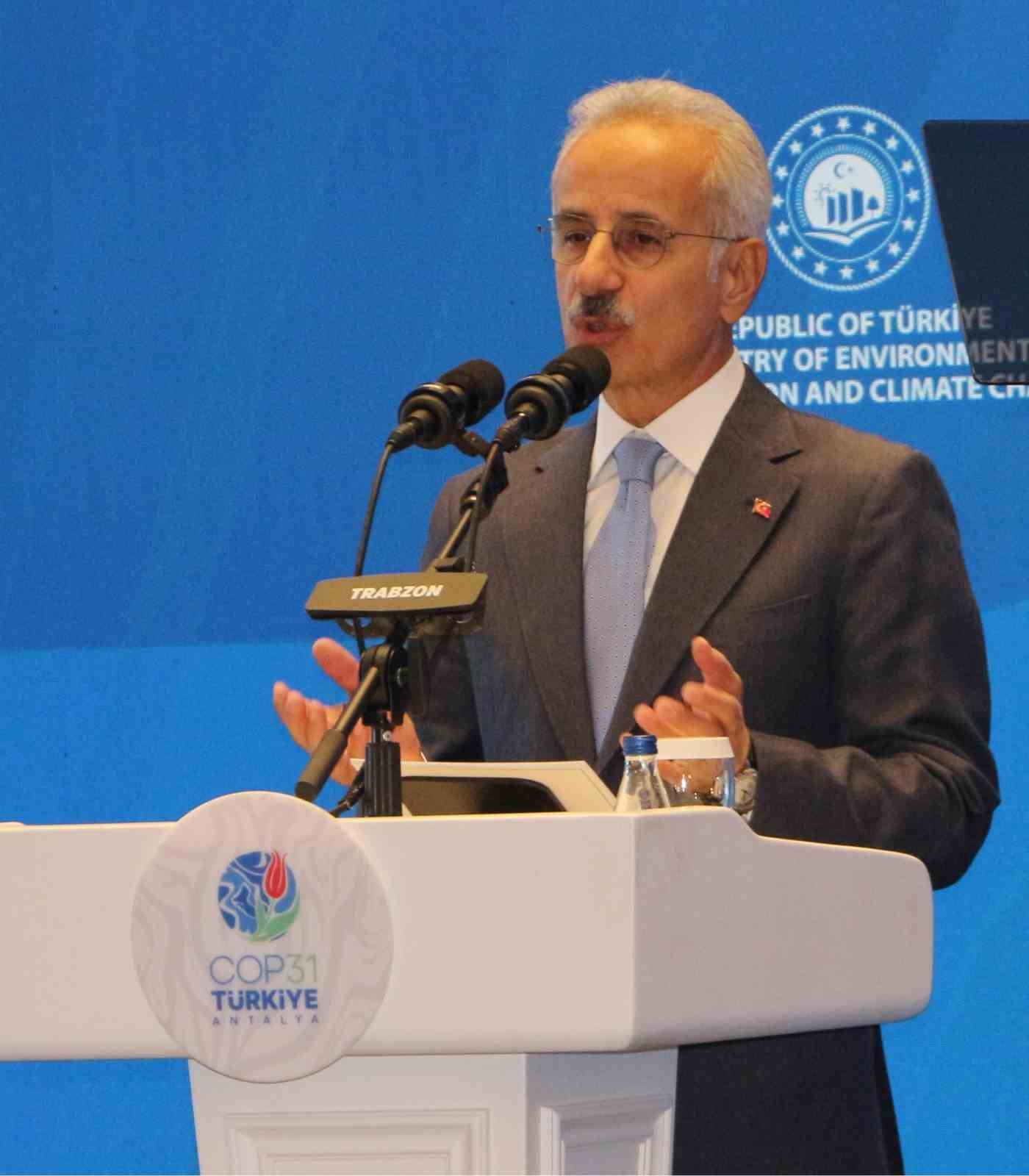 Bakanlar Kurum ve Uraloğlu, ‘Okyanuslar ve Denizler Zirvesi’ne katıldı