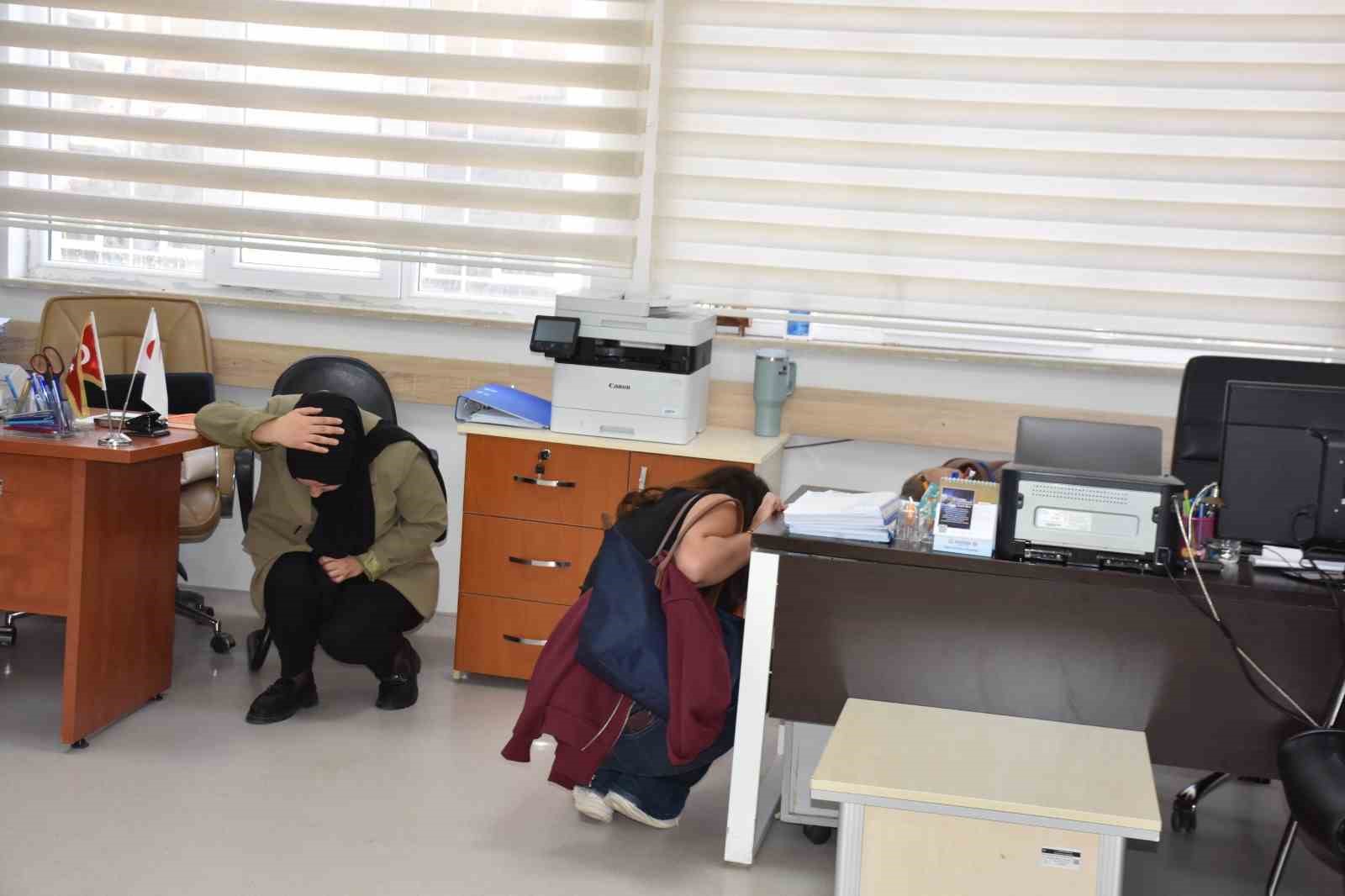 Bitlis Devlet Hastanesi’nde deprem tatbikatı yapıldı
