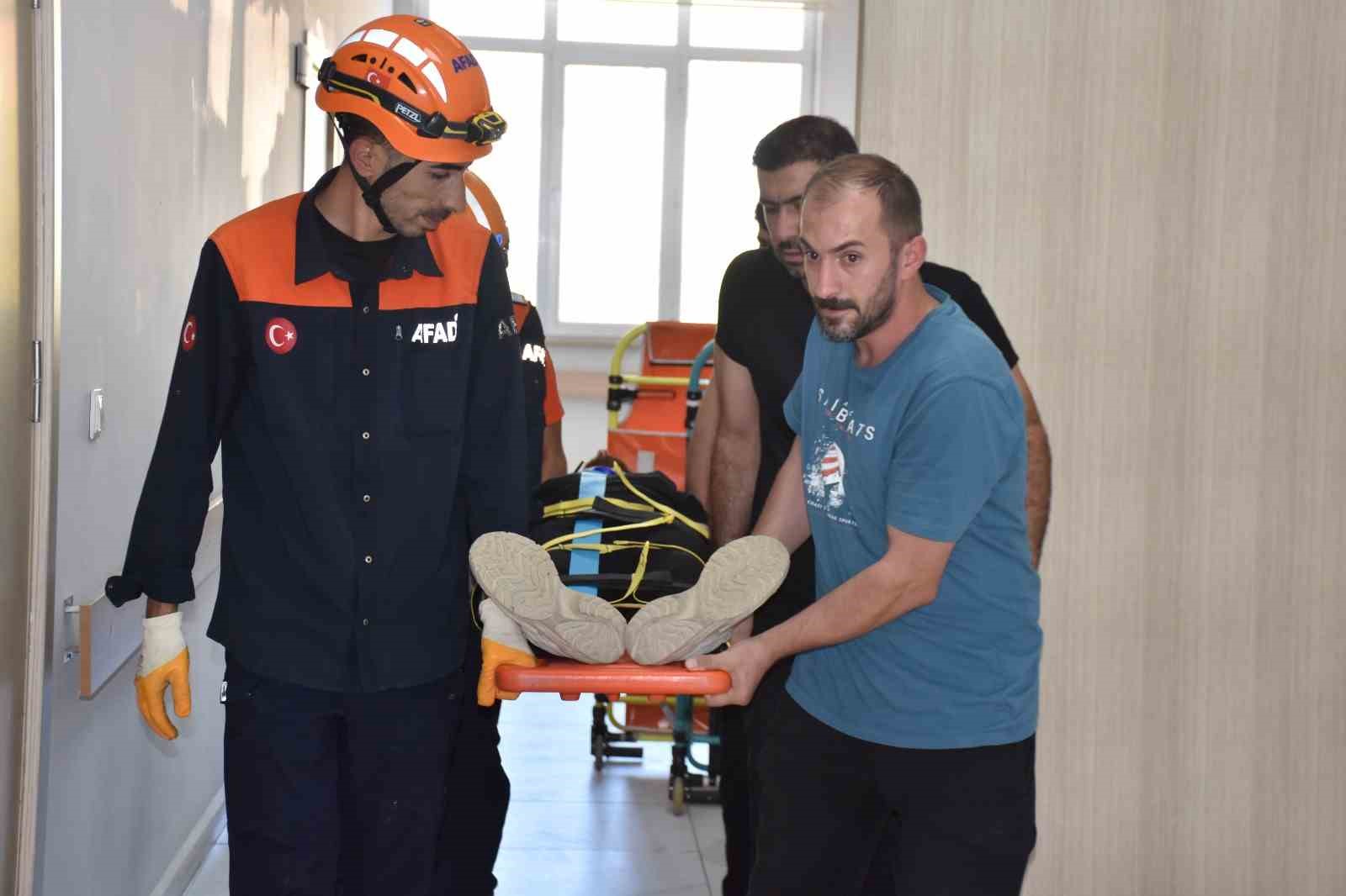 Bitlis Devlet Hastanesi’nde deprem tatbikatı yapıldı