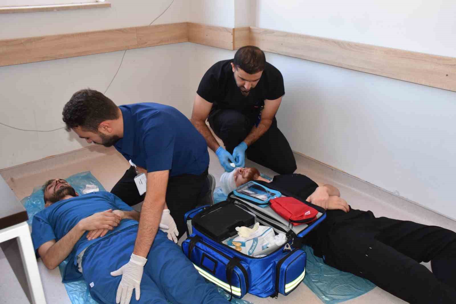 Bitlis Devlet Hastanesi’nde deprem tatbikatı yapıldı