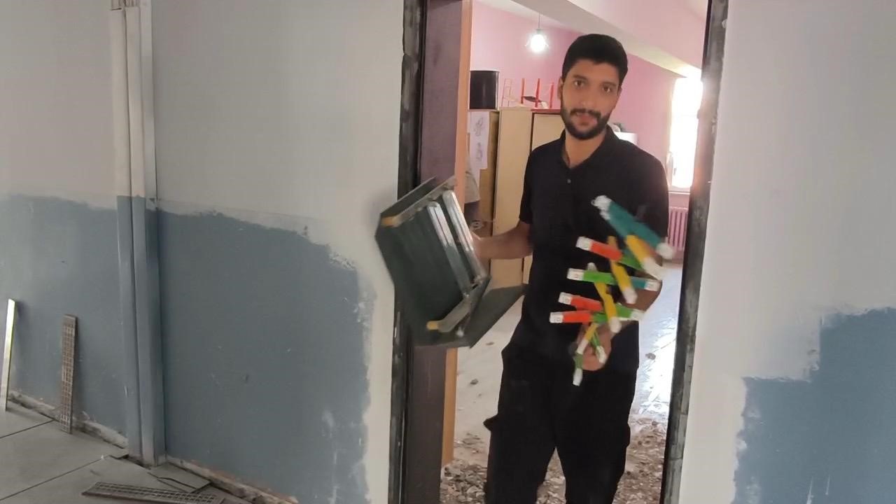 Van’da öğretmenler okulun yükünü birlikte omuzladı