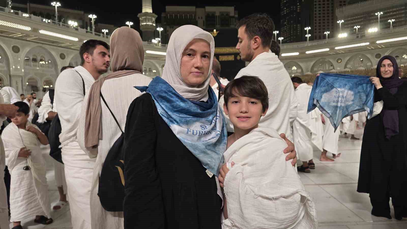 Okul saldırısında hayatını kaybedenlerin aileleri umre için kutsal topraklarda