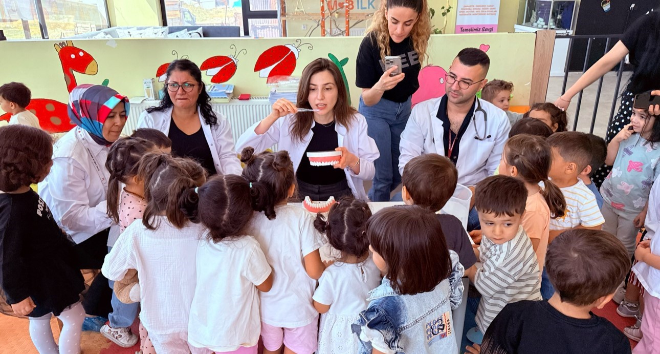 Yüksekova’da minik öğrencilere yönelik el hijyeni ve ağız-diş sağlığı eğitimi