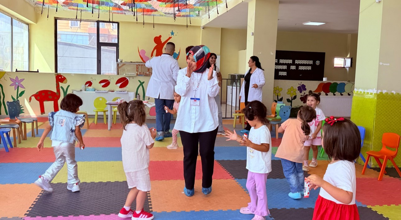 Yüksekova’da minik öğrencilere yönelik el hijyeni ve ağız-diş sağlığı eğitimi