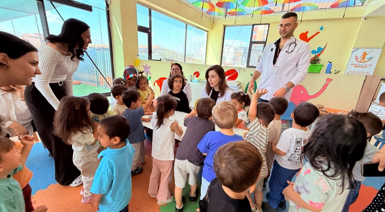 Yüksekova’da minik öğrencilere yönelik el hijyeni ve ağız-diş sağlığı eğitimi